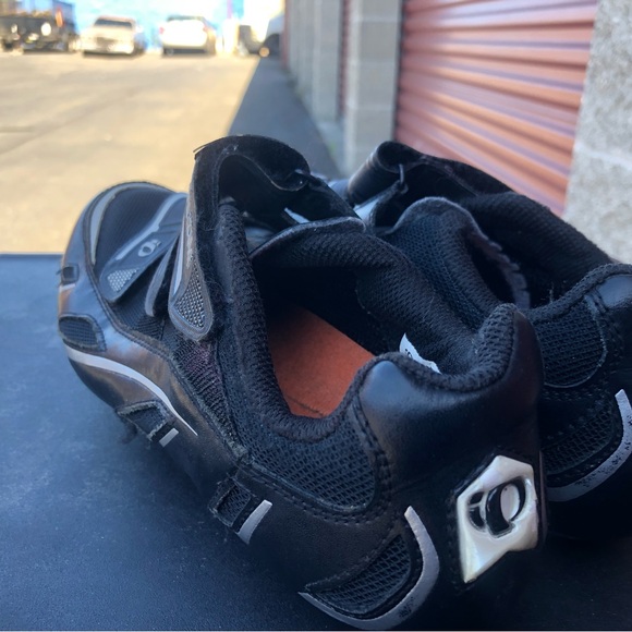 Pearl Izumi I-Beam Mens Cycling Shoes Black White Mesh Low Top Size 39/6.5US - Picture 8 of 12